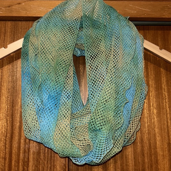Three new infinity scarves. - Picture 6 of 8